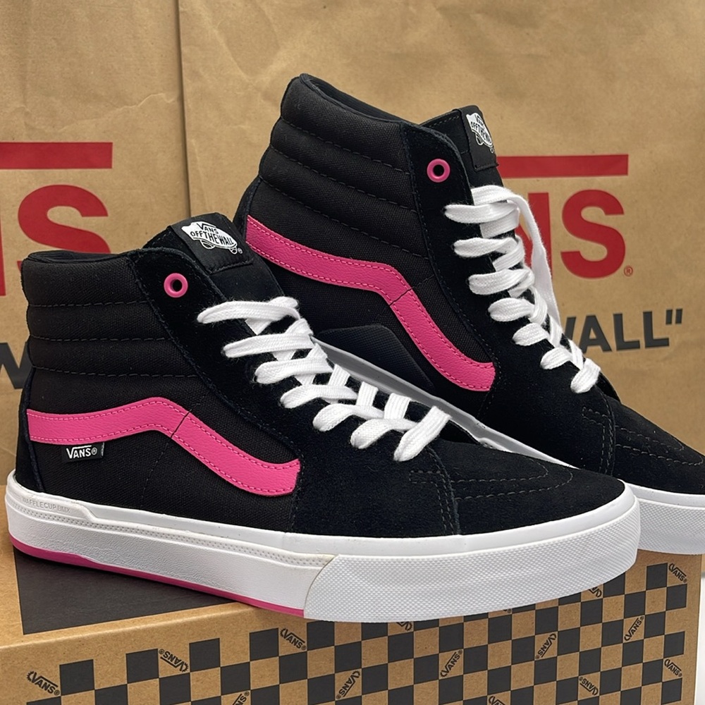 Vans Men’s Bmx Sk8-Hi Black/Magenta
VN0005V0KMN Sneakers - Picture 8 of 16